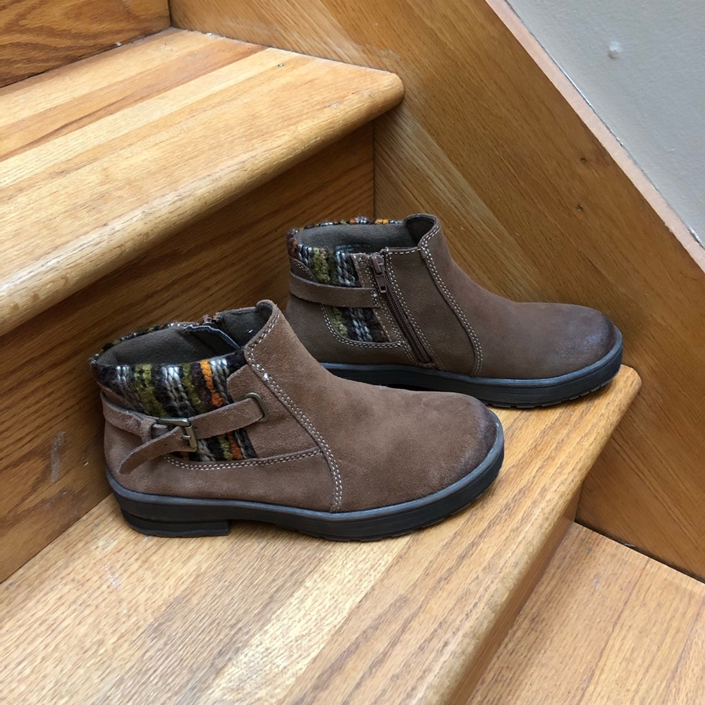 Boho Leather Zip-Up Ankle Boots